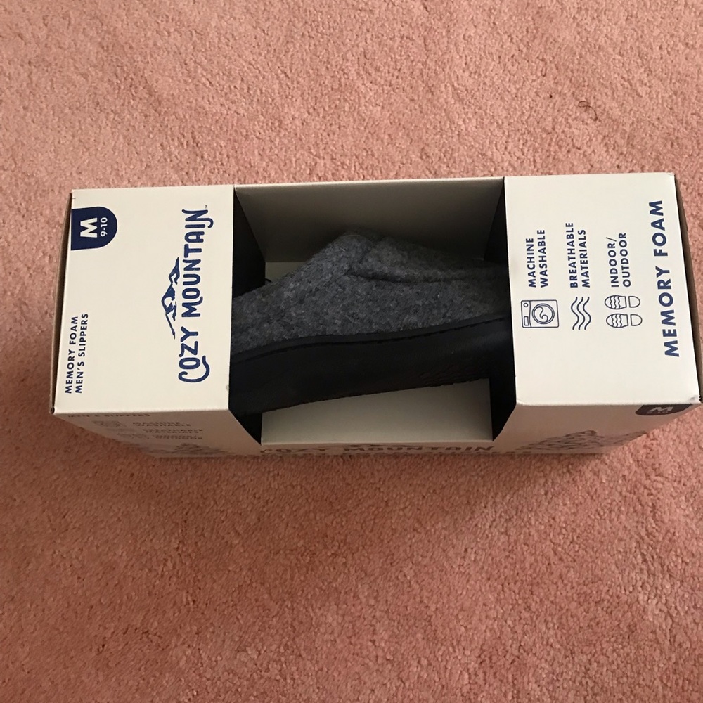 Brand new men’s memory foam slipper indoor/outdoor